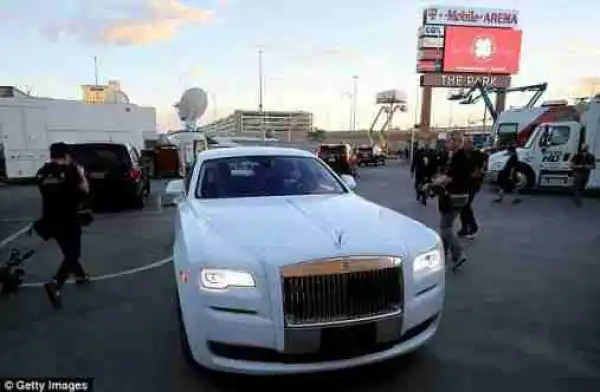 Mcgregor Vs Mayweather: Photos Of Celebrities & More Photos From The Arena